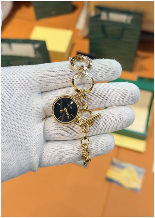 Chanel Round Gold Black