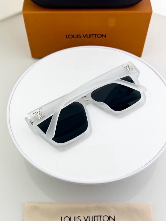 Louis Vuitton ice black